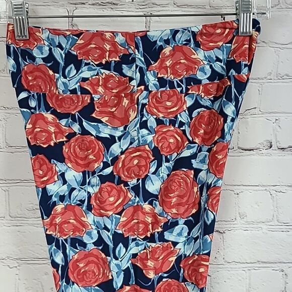 NEW LuLaRoe Red Rose One Size (2-10) Butter Soft Legging Red Blue Floral Print - Picture 6 of 7